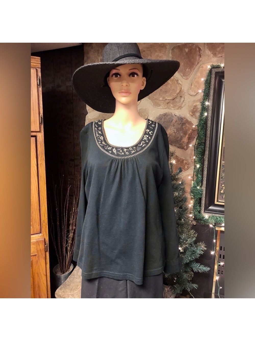 BOBBIE BROOKS - JET BLACK / GOLD TRIM LONG SLEEVE SHIRT - SIZE L ( 12-14 )